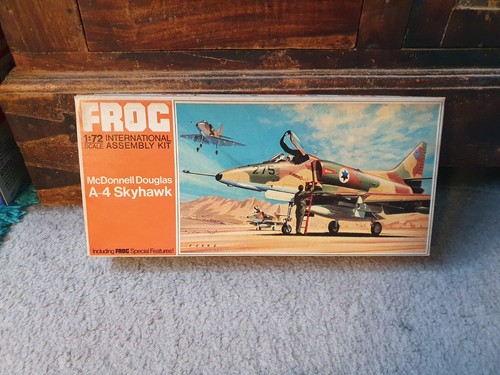 F271 frog mcdonnel - frog, 1:72