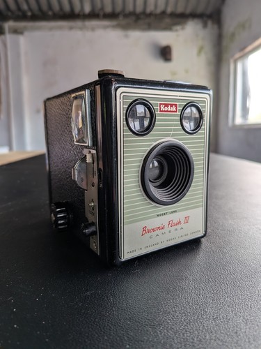 Vintage kodak brownie flash - vintage,