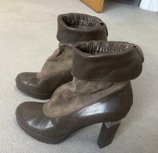 Fendi Women’s Boots 39 Leather And Sude Taupe/mushroom Colour