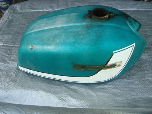 Suzuki gt550 gas - gt550, tank