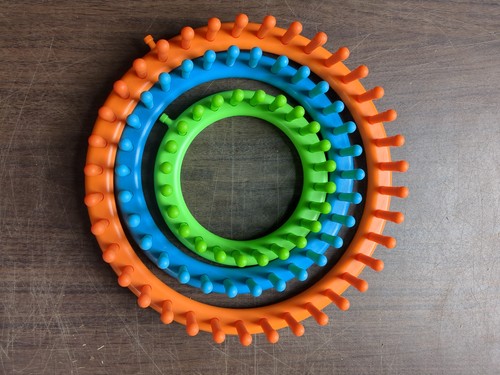 Knitting set rings - of,