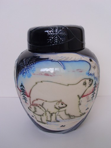 Moorcroft collectors club - moorcroft,