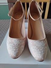 Diane Hassall Fleur Lace