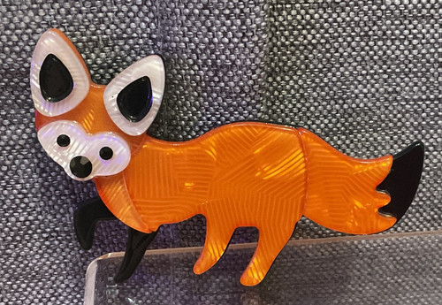 Acrylic fox brooch - 🧡,
