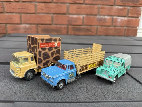 Corgi gift set - corgi, daktari set