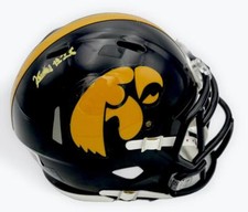 Kamari moulton signed iowa - signed,