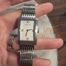 GUCCI 8600J Square Silver Dial