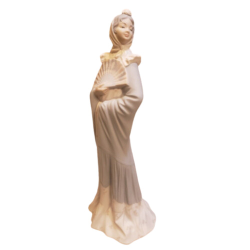 Nao lladro the sophisticate - by,