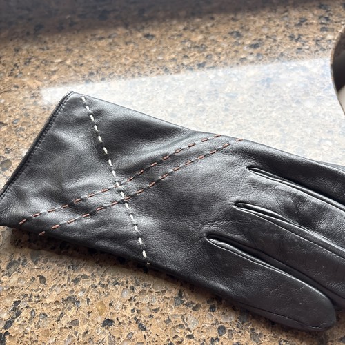 Ladies black leather gloves - black,