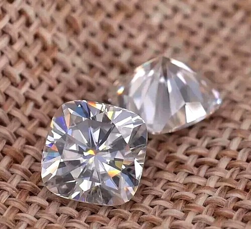 Cushion lab diamond - 1,