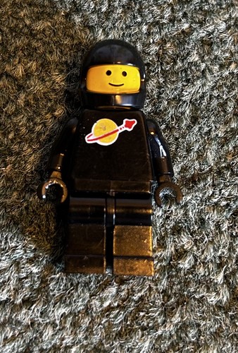 Lego black spaceman minifigure - black,