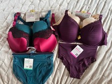 Job Lot Of 5 Bras & 4