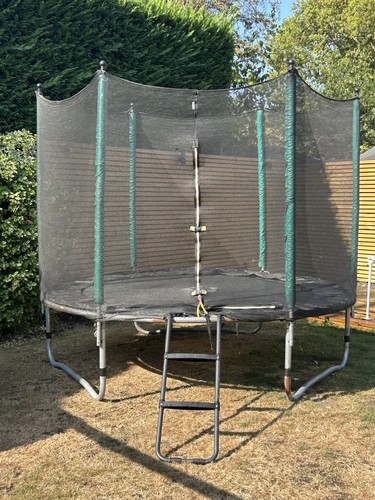 8ft quantum trampoline - quantum, with