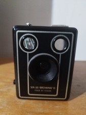 Kodak Brownie Six-20 Model D Vintage Camera Box with the showder bag.