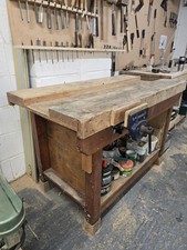 Solid Workbench With Vice