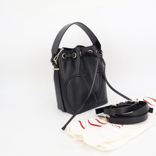 Authentic valentino garavani - authentic,