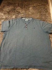 Mantaray Men's Y Neck T-Shirt Size Large Short Sleeve Light Blue