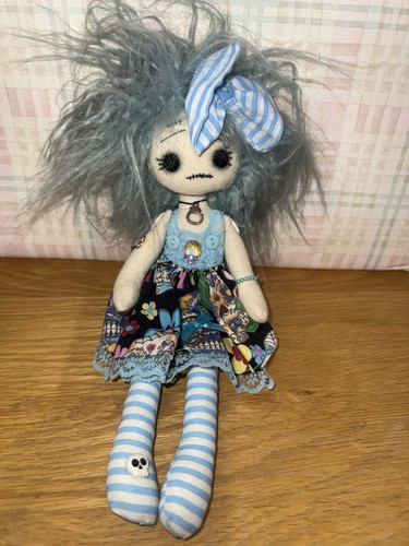 Artist hand made gothic girls - hand,
