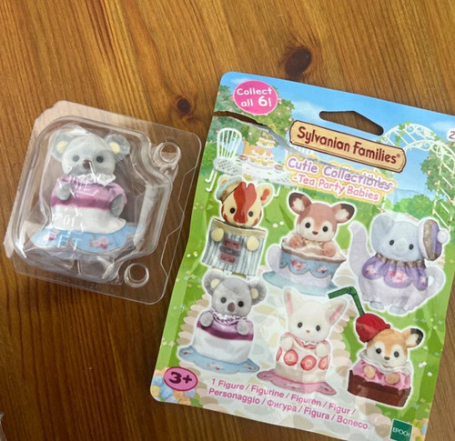 Sylvanian families tea party - families,