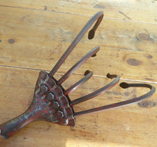 Vintage Cultivator head claw -