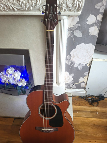 Takamine string cutaway - 6-string,