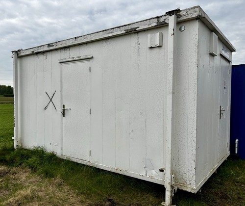 Toilet block cabin good - cabin.,