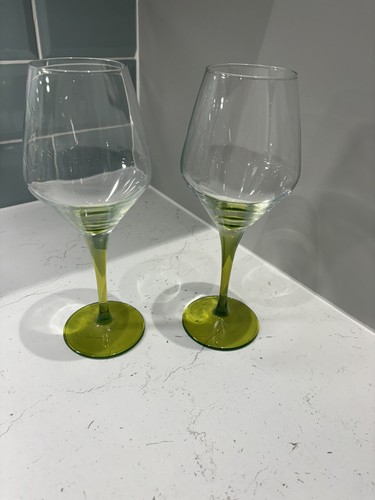 Glasses with green stems - 2x,