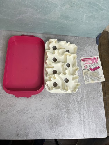 Vintage 1992 tupperware - vintage, animal
