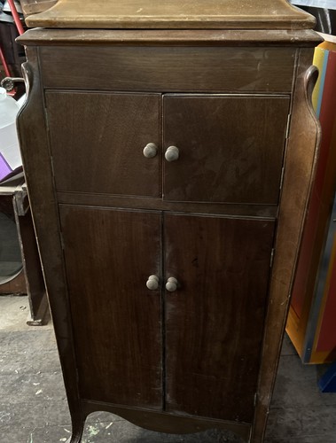 Tall vintage gramaphone - tall,