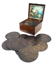 Antique Tabletop Walnut Cased Polyphon Music Box / 19th Century / Working Discs