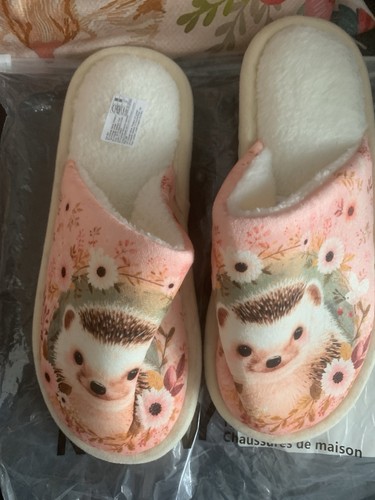 Hedgehog motif slippers - hedgehog,
