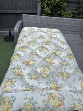 Vintage Eiderdown Yellow Roses