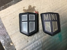 Classic BMC Mini Black & Silver Shield Bonnet Badge CHZ4143 JF6727 Used