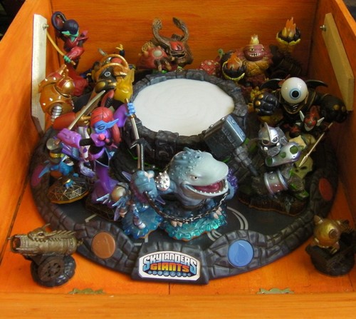 Skylanders giants figures - skylanders,