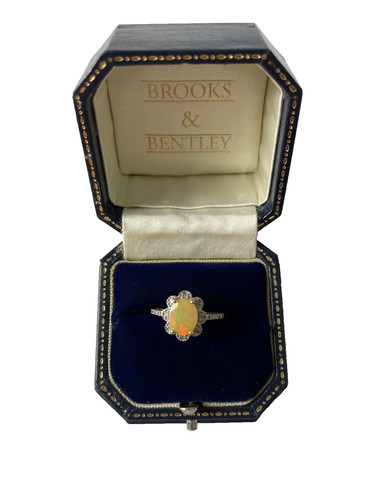 Opal diamond ring 9ct gold - &,