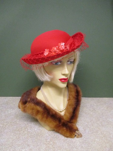 1940s 50s war related - 1940s/50s, red