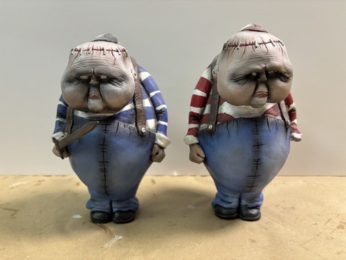 Tweedle dee dum hand - dum,