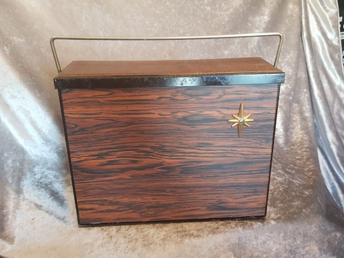 Vintage metal shoe shine - vintage, tin