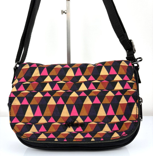 Kipling earthbeat - 'earthbeat, s'