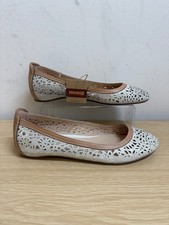 BNWT Pikolinos Cream Leather