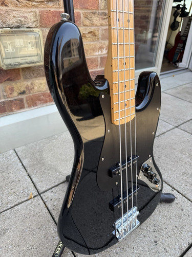 Fender jazz mim bass guitar - jazz,
