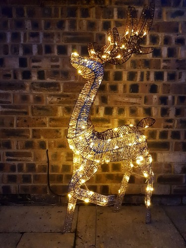 Large outdoor standing gold - standing,