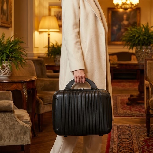 Large hand luggage vanity case - hand,