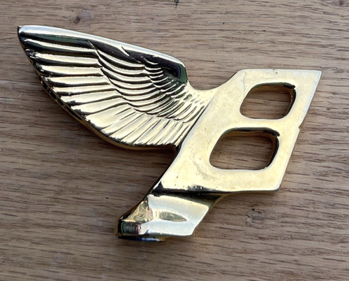 Vintage bentley flying wing - flying, b