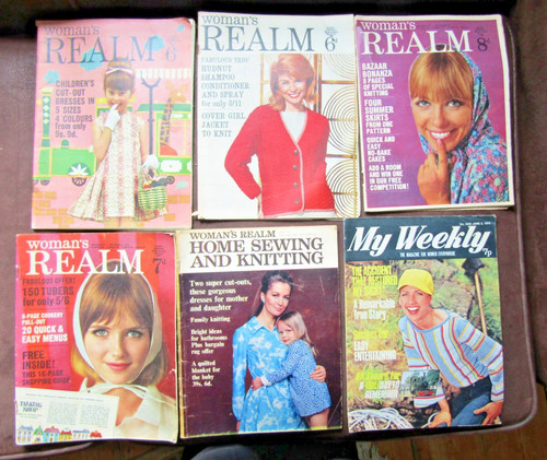 Woman realm magazine bundle - realm, magazine.