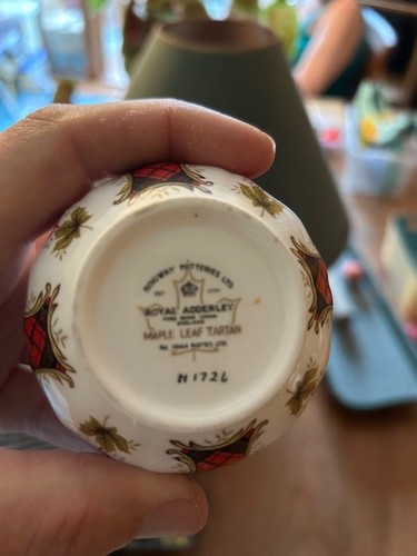 Vtg royal adderley - vtg, leaf