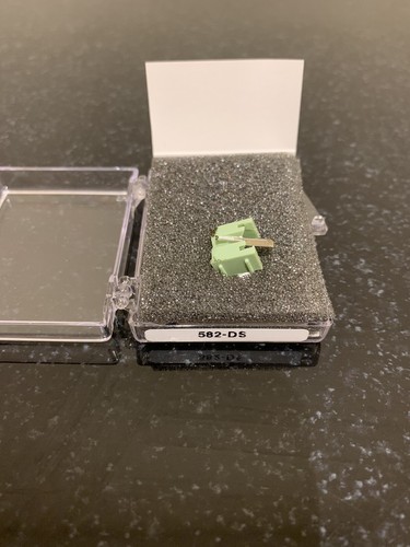 Record player diamond - diamond, stylus