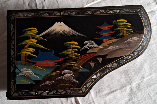 Antique painted lacquered - antique,