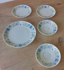 Wedgewood Clementine dining set 2 saucers 2 side plates 9" plate
