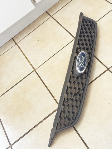 Front bumper upper grille - front, fit